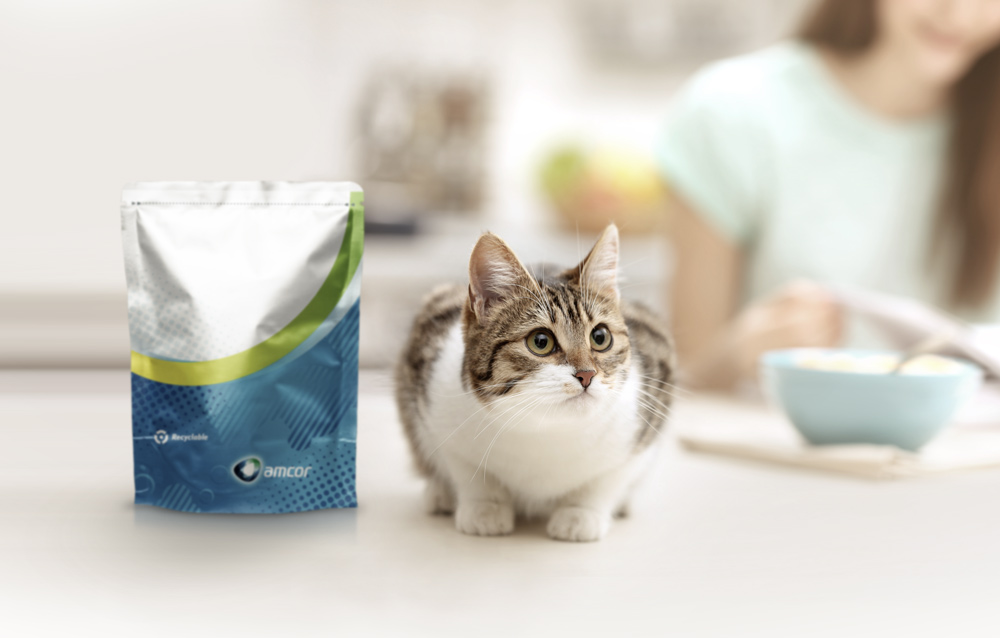 Pet-care-whats-in-store-cat-food